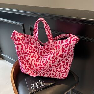 Stylish Pink Leopard Print Tote Bag